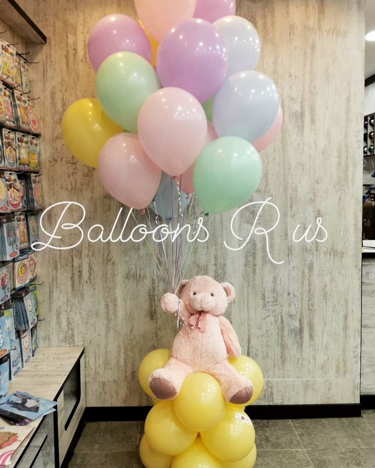 teddy bears with balloons